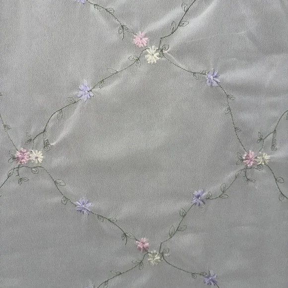 VTG Floral Embroidered Sheer White Curtain Panels Scalloped Edge Set of 2 53X82" - Picture 9 of 11